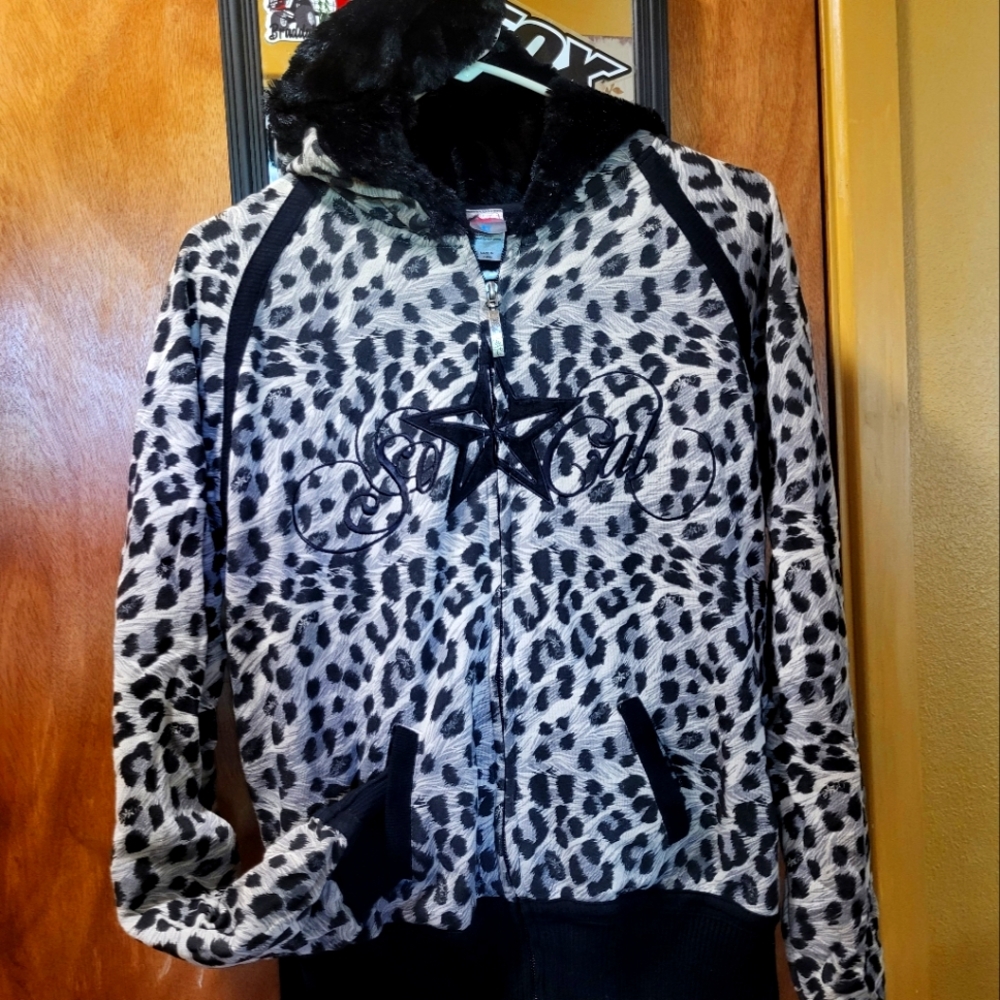 SO CAL "METAL MULISHA" XL SNOW LEOPARD ZIPUP HOODED JACKET LIKE NEW HTF WINTER
